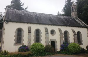 Les résidents d’Espace & Vie Guidel visitent l’art dans les chapelles